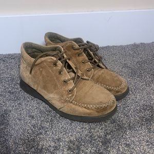 Womens Size 8 Soft Brown Suede Shoes